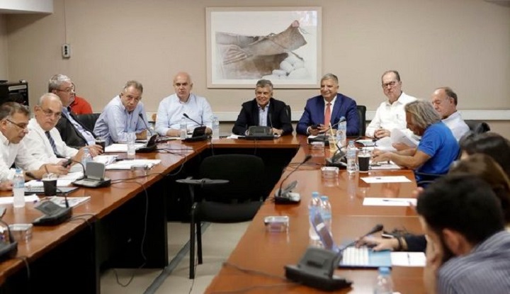 “Βόμβες” από Αγοραστό στην κυβέρνηση: Όχι σε κέντρα κλειστού τύπου για πρόσφυγες