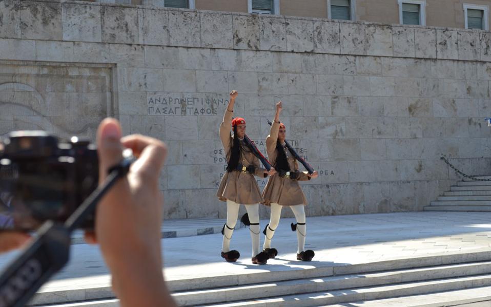 Σε αδιέξοδο η κυβέρνηση για το ν/σ για την ψήφο των αποδήμων- Η “αχίλλειος πτέρνα” Γεραπετρίτη
