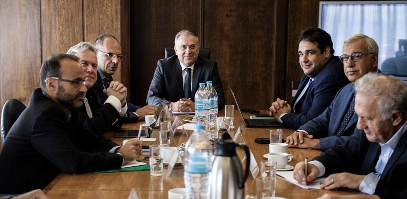 Ψήφος Αποδήμων: Νέα υπαναχώρηση της κυβέρνησης, αυτή τη φορά στο κριτήριο του χρόνου απουσίας