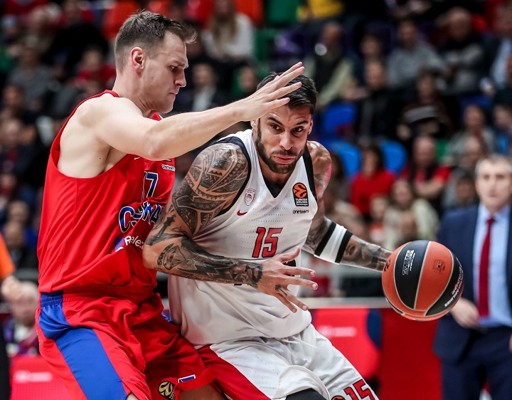 ΤΣΣΚΑ – Ολυμπιακός 79-84: Απίστευτο διπλό για τους Πειραιώτες! (vid)