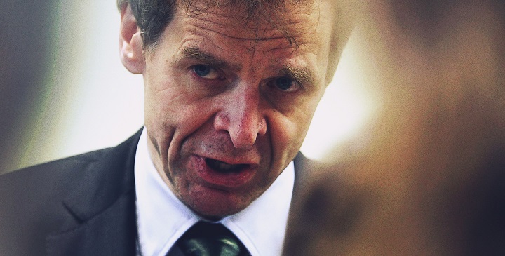 Αμετανόητος ο Τόμσεν: Ζητά από την κυβέρνηση μείωση συντάξεων και αφορολόγητου