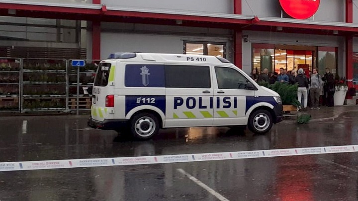 Φινλανδία: Επίθεση με σπαθί σε mall – Ένας νεκρός και δέκα τραυματίες
