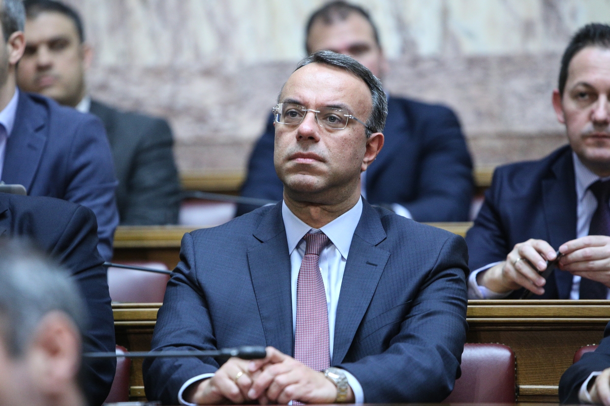 Βουλή: Κατατέθηκε το προσχέδιο του προϋπολογισμού – Προβλέπει ανάπτυξη 2,8% για το 2020, 2% για το 2019