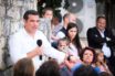 Ο Αλέξης Τσίπρας είδε το ματς του Ολυμπιακού με νέους σε μπαρ του Ρεθύμνου – Τα πειράγματα που δέχτηκε (εικόνες)