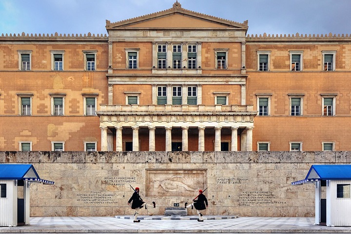 “Έκλεισαν” τα ραντεβού Μητσοτάκη με τους πολιτικούς αρχηγούς για την ψήφο των αποδήμων…