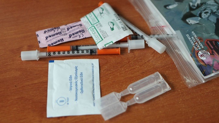 Να μην αλλάξει «το πετυχημένο μοντέλο απεξάρτησης του ΚΕΘΕΑ», ζήτησαν οι οικογένειες των&hellip;