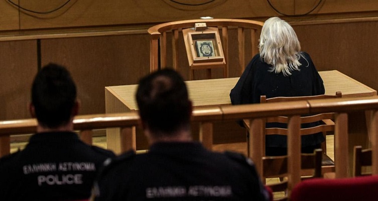 Δίκη Χρυσής Αυγής: Απολογήθηκε η σύζυγος του Μιχαλολιάκου, Ελένη Ζαρούλια – Μίλησε για… πολιτική δίωξη