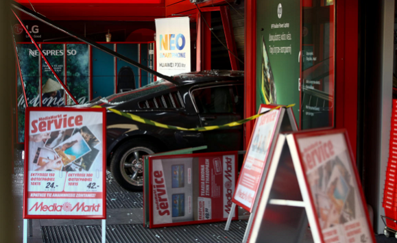 Εξαρθρώθηκε η σπείρα που μπούκαρε σε μαγαζιά με αυτοκίνητα