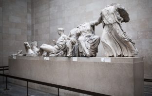 Άρθρο καταπέλτης του Independent κατά Τζόνσον για τα μάρμαρα του Παρθενώνα