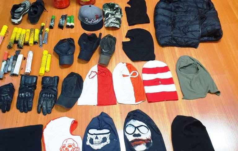 Στειλιάρια, μαχαίρια και φωτοβολίδες, τα όπλα των χούλιγκαν στου Ζωγράφου