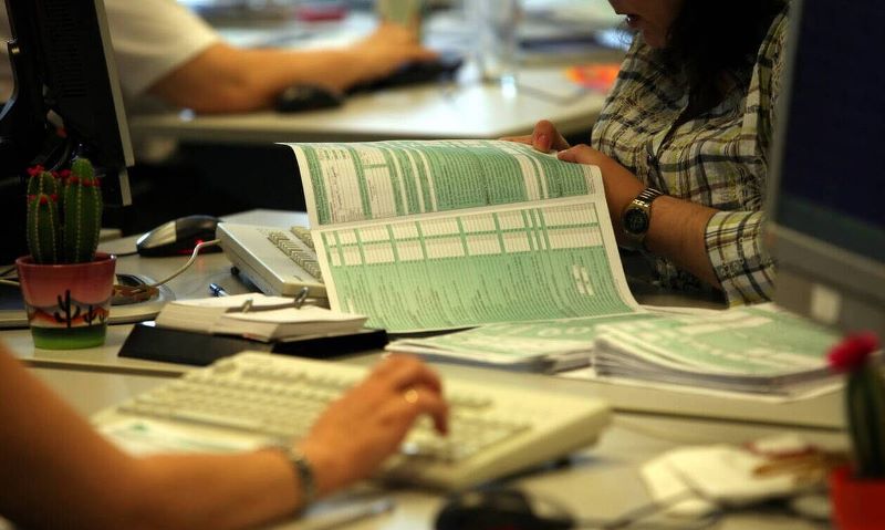 Πάνω από 1000 ευρώ ο μέσος μισθός πλήρους απασχόλησης τον Απρίλιο του 2019