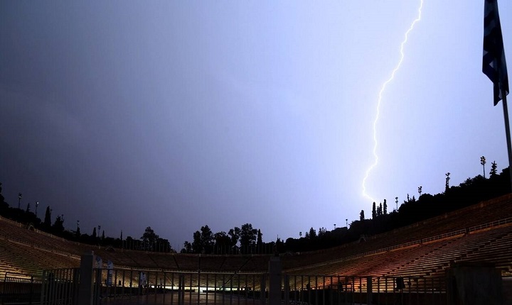 Ισχυρή καταιγίδα στην Αττική – Πού έχουμε προβλήματα