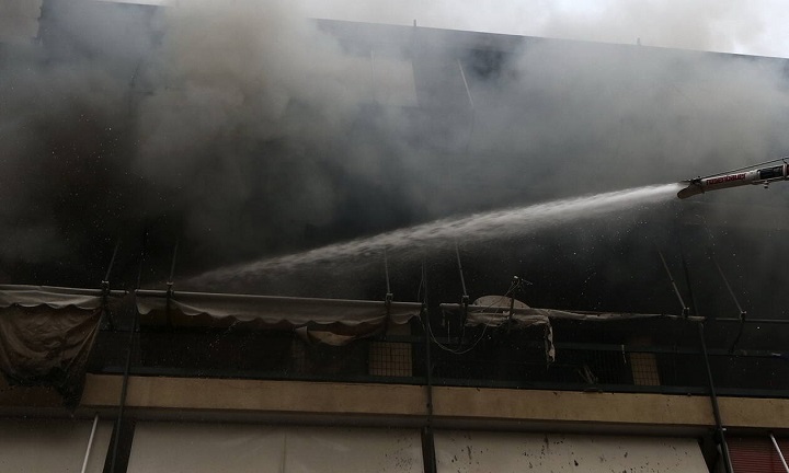 Τραγωδία στου Ζωγράφου – Νεκρή μια ηλικιωμένη από φωτιά στο διαμέρισμά της