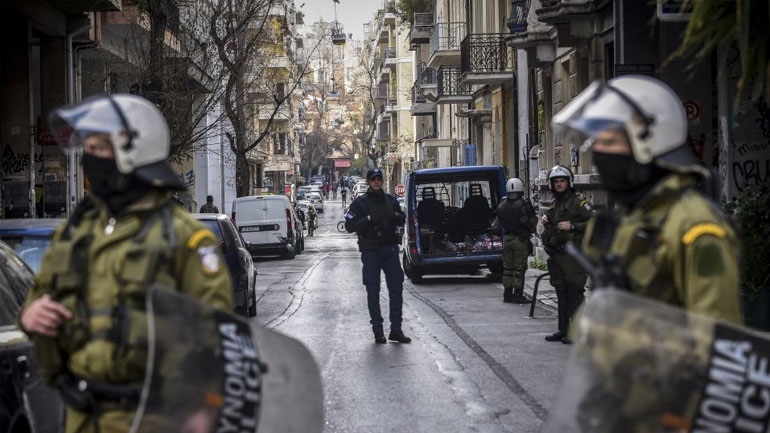 Εξάρχεια: Καταγγελία για βασανιστήρια από ΜΑΤ – “Έχουμε χούντα ρε, κατάλαβες; Όποιος δε δέχεται φάπα δε θα μπαίνει”
