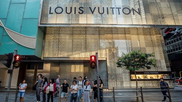Εξαγορά μαμούθ: Η LVMH αγόρασε με 16,2 δισ. δολάρια την Tiffany’s