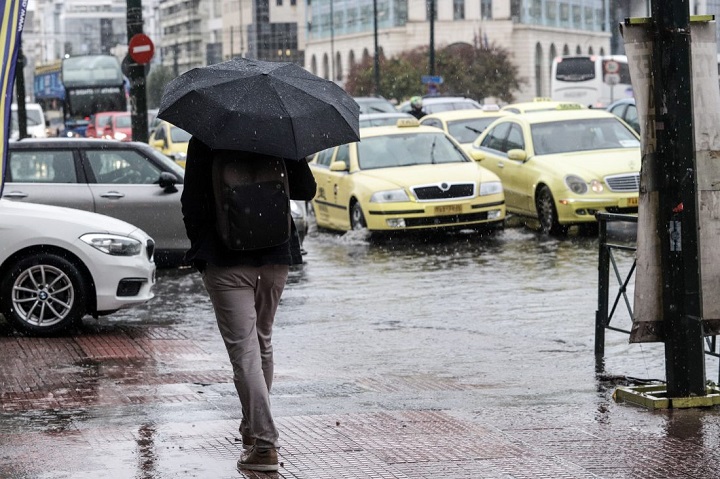 Η κακοκαιρία σάρωσε τη μισή Ελλάδα – Πώς θα εξελιχθεί τις επόμενες ώρες