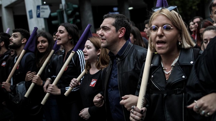 Με μπαταρισμένο πόδι πήγε ο Τσίπρας στην πορεία του Πολυτεχνείου – Δείτε τι έγινε