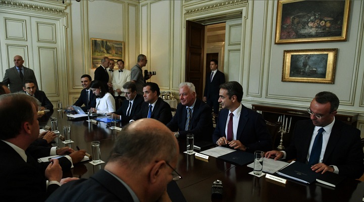 Ανακοινώνονται τα κλειστά κέντρα φύλαξης προσφύγων – Πού θα κατασκευαστούν