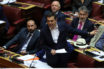 Τσίπρας: Επανακαταθέτει την ερώτηση που δεν απαντήθηκε για τα τραπεζικά στελέχη