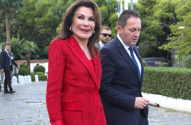 Εντυπωσιακή παρουσία της Γιάννας Αγγελοπούλου στην δεξίωση για τον Κινέζο Πρόεδρο