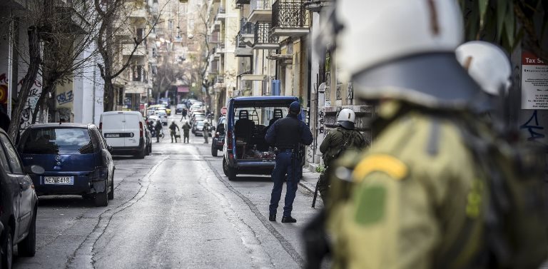 Συγκρούσεις αντιεξουσιαστών με ματ στα Εξάρχεια