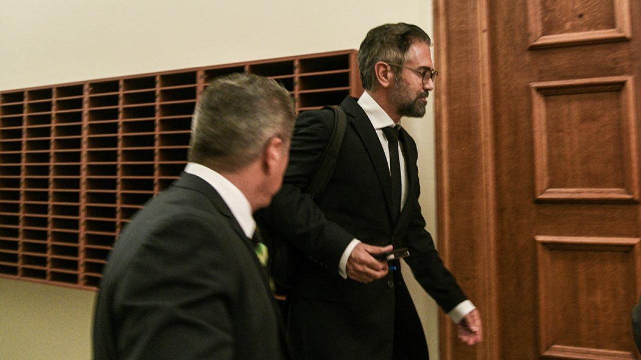 Ένταση στην προανακριτική με Φρουζή – Οι απαντήσεις του Mr Novartis αναιρούν&hellip;