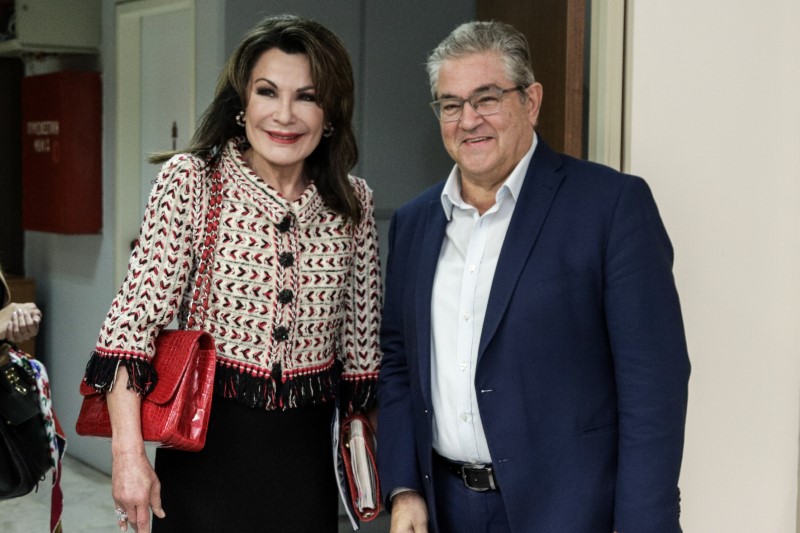 Η Γιάννα Αγγελοπούλου συναντήθηκε με τον Δημήτρη Κουτσούμπα στον Περισσό