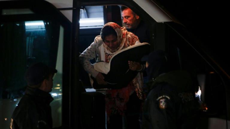 Κάτοικοι εμπόδισαν λεωφορεία με πρόσφυγες στα Γιαννιτσά