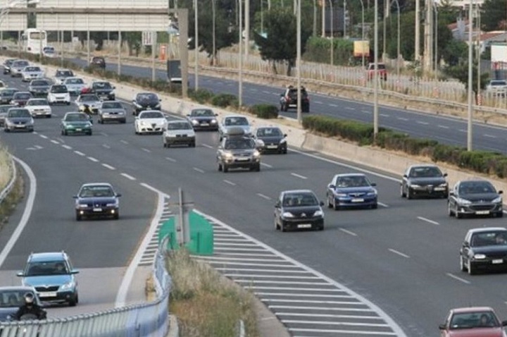 Φορολογικά κίνητρα για την αγορά “καθαρών” αυτοκινήτων μελετά η κυβέρνηση