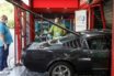Μπούκαραν με αυτοκίνητο στο Public της Αγίας Παρασκευής