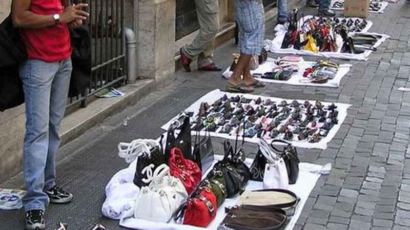 Πρόστιμα από παρεμπόριο: 28.600 ευρώ μόνο μέσα στο Νοέμβριο