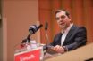 Τσίπρας από Παρίσι: ΔΝΤ και όσοι εναντιώθηκαν στην αναδιάρθρωση του χρέους ευθύνονται για την ελληνική κρίση