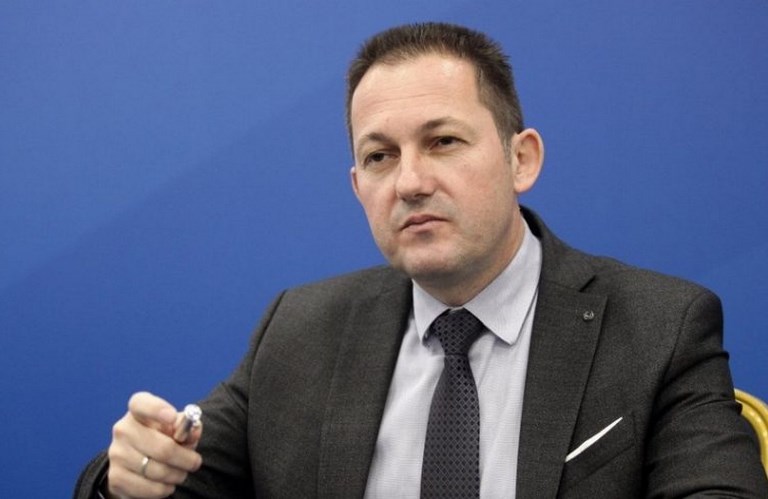 Πέτσας: Ξεχωριστή περίπτωση η ΔΕΗ- Δεν καταργείται η μονιμότητα