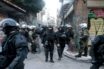 Επιχείρηση της αστυνομίας σε κτίριο των Εξαρχείων παρουσία εισαγγελέα – Μολότοφ στη Λαυρίου
