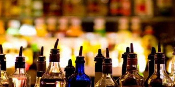 Συνελήφθη κύκλωμα παραγωγής και διακίνησης νοθευμένων ποτών σε Λάρισα και Μαγνησία