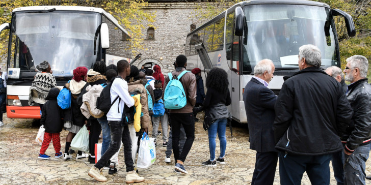 Ξυλοκόπησε διερμηνέα και απείλησε υπεύθυνο χώρου φιλοξενίας προσφύγων