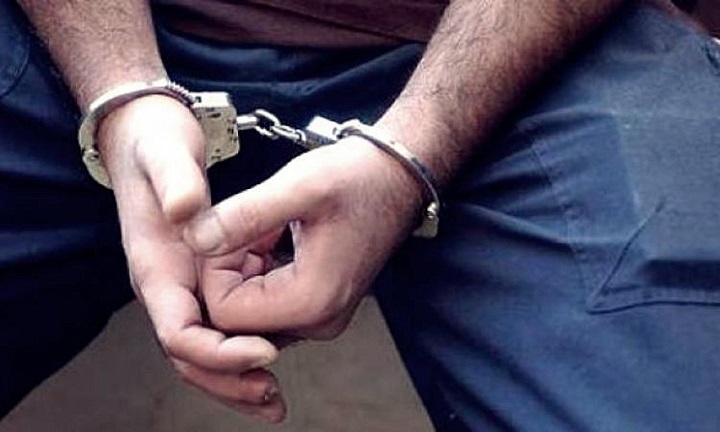 Χειροπέδες σε γόνο γνωστής εφοπλιστικής οικογένειας