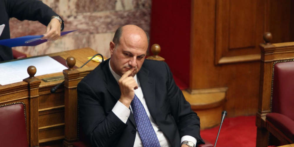 Άρον-άρον απέσυρε το Μαξίμου τη διάταξη περί βλασφημίας- Διαφωνίες από βουλευτές