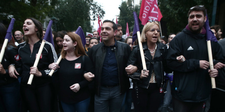 Σχόλιο ΝΔ για Τσίπρα:” Για απογευματινό τσάι στη Μεγάλη Βρετανία”