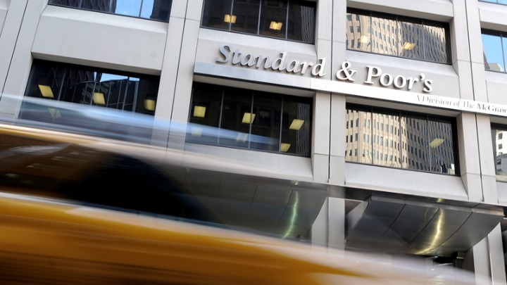 Η S&P αναβάθμισε το αξιόχρεο τριών συστημικών τραπεζών