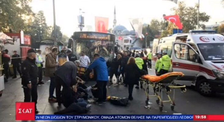 Τρόμος στην Κωνσταντινούπολη – Οδηγός έριξε λεωφορείο σε στάση και μαχαίρωσε τρεις&hellip;