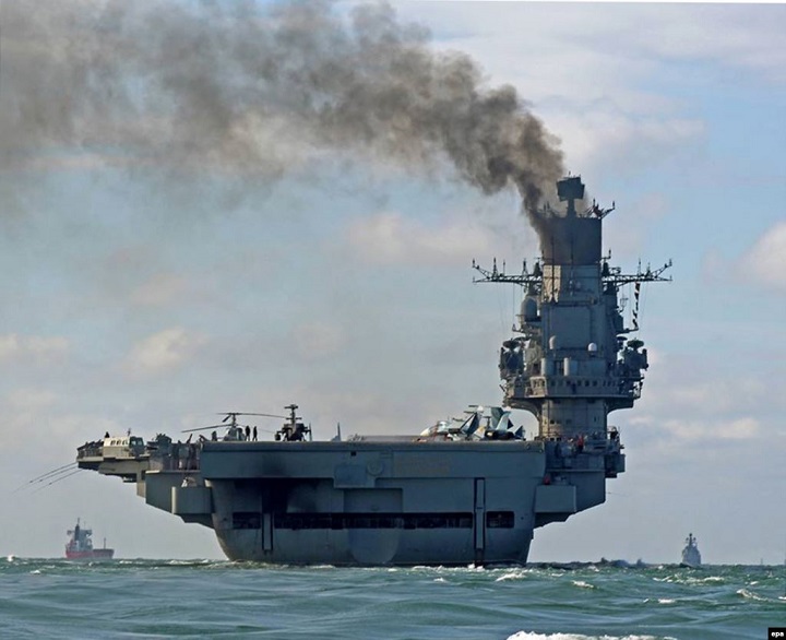 Πυρκαγιά στο αεροπλανοφόρο “Admiral Kuznetsov”