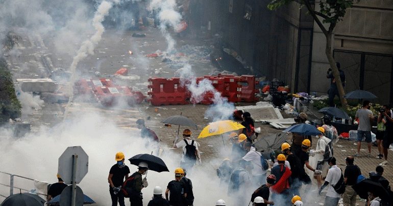 Χονγκ Κονγκ: Οι διαδηλώσεις φέρνουν πάνω από 7.000 λουκέτα σε επιχειρήσεις λιανεμπορίου