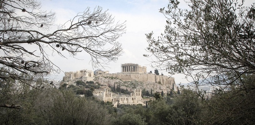 Επιστρέφουν οι βροχές, πέφτει η θερμοκρασία, τοπικές ομίχλες
