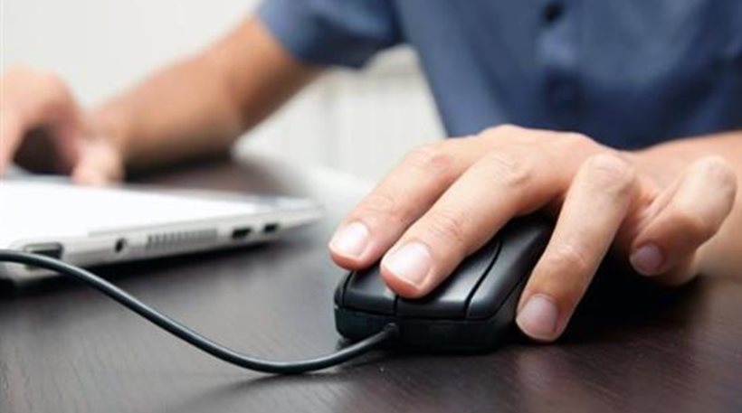 Βόλος: Ανέβασε γυμνές φωτογραφίες της εν διαστάσει συζύγου του για να την εκδικηθεί