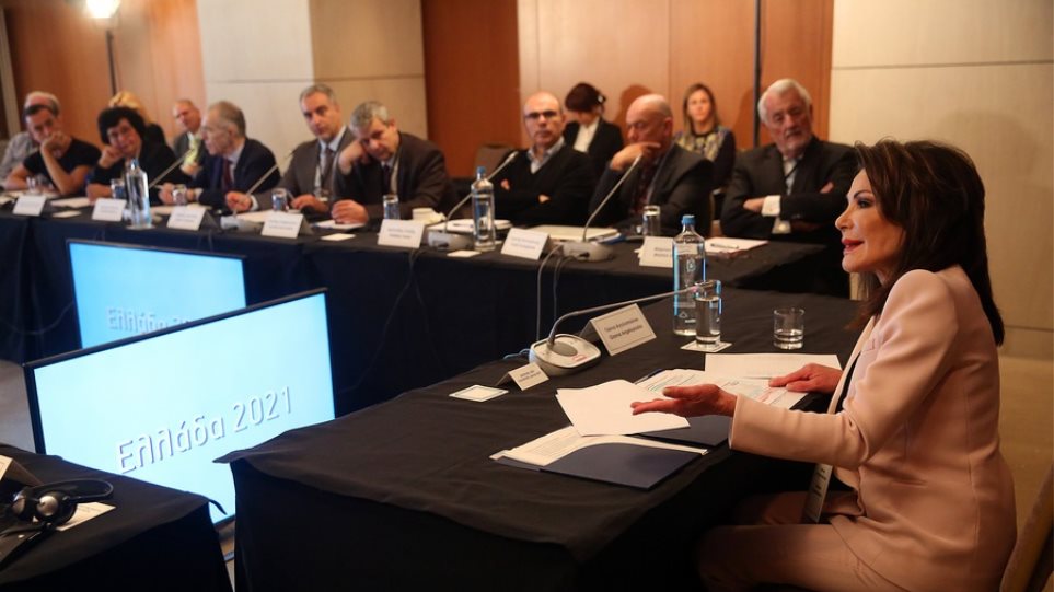 Η πρώτη συνεδρίαση του «Ελλάδα 2021» – Αγγελοπούλου: Θα πάμε σε κάθε πόλη και χωριό, σε κάθε σημείο του πλανήτη