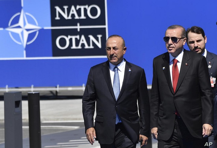DW: Τουρκία, το προβληματικό παιδί του ΝΑΤΟ – Ο ρόλος της Ρωσίας
