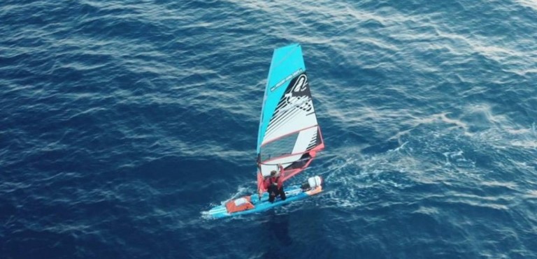 Αίσιο τέλος για τους τρεις σέρφερ στον Σχινιά