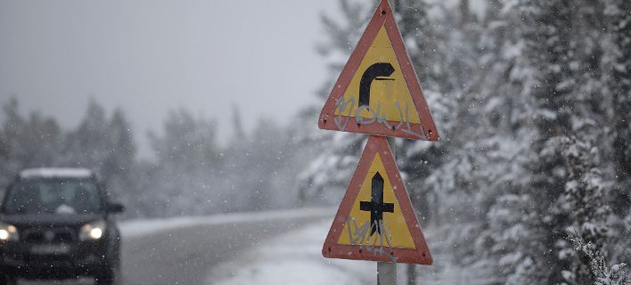 Εικοσάχρονος εγκλωβίστηκε στα χιόνια – Μεγάλη επιχείρηση της ΕΜΑΚ