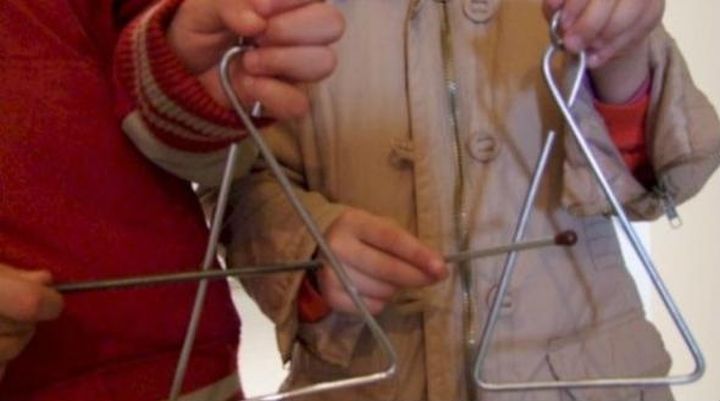 Τρεις ληστείες σε παιδιά που έλεγαν τα κάλαντα στην Αττική